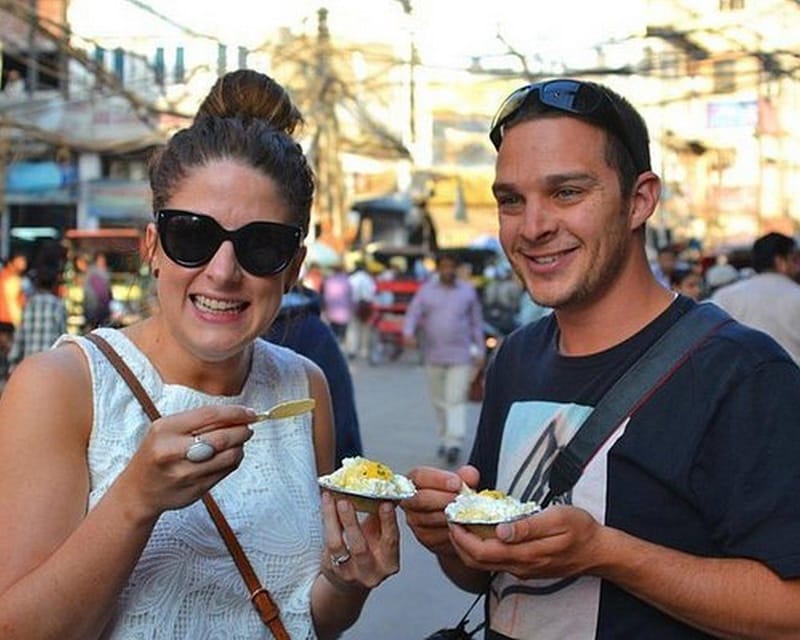 Lima: Food Tour on Local Market - Pan con chicharrón and emoliente at Chinitos
