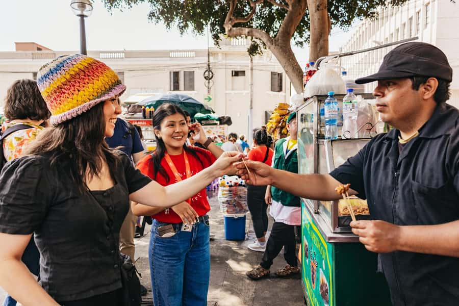 Lima: Historic Center Street Food, Market, and Eateries Tour - Barrio Chino and the Peruvian side of chifa
