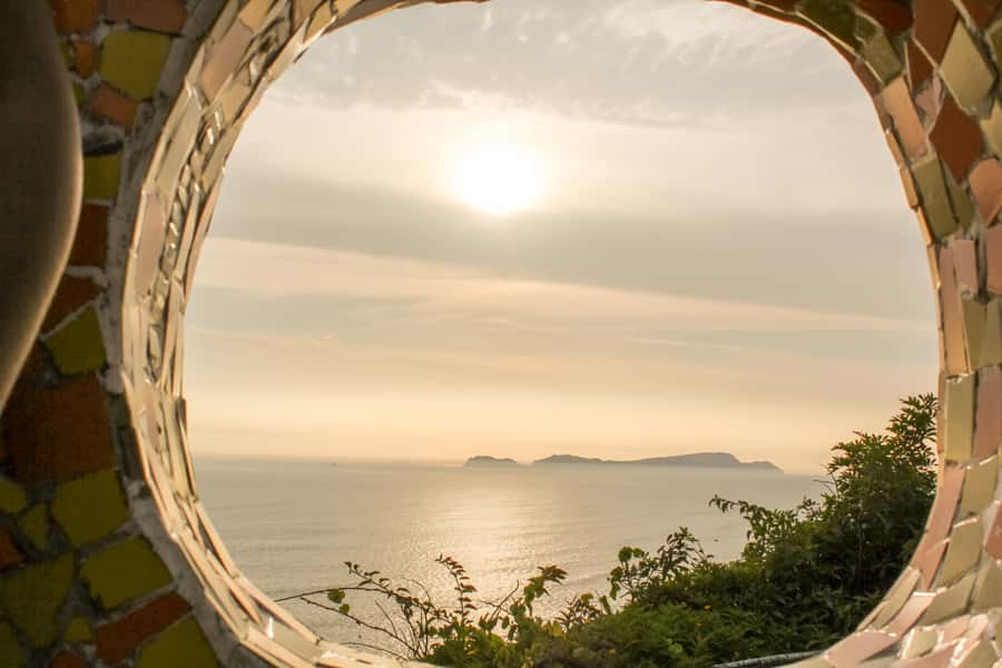 Lima: Historic Downtown, Miraflores & Catacombs Private Tour - The historic center, with 100 minutes for the main sights