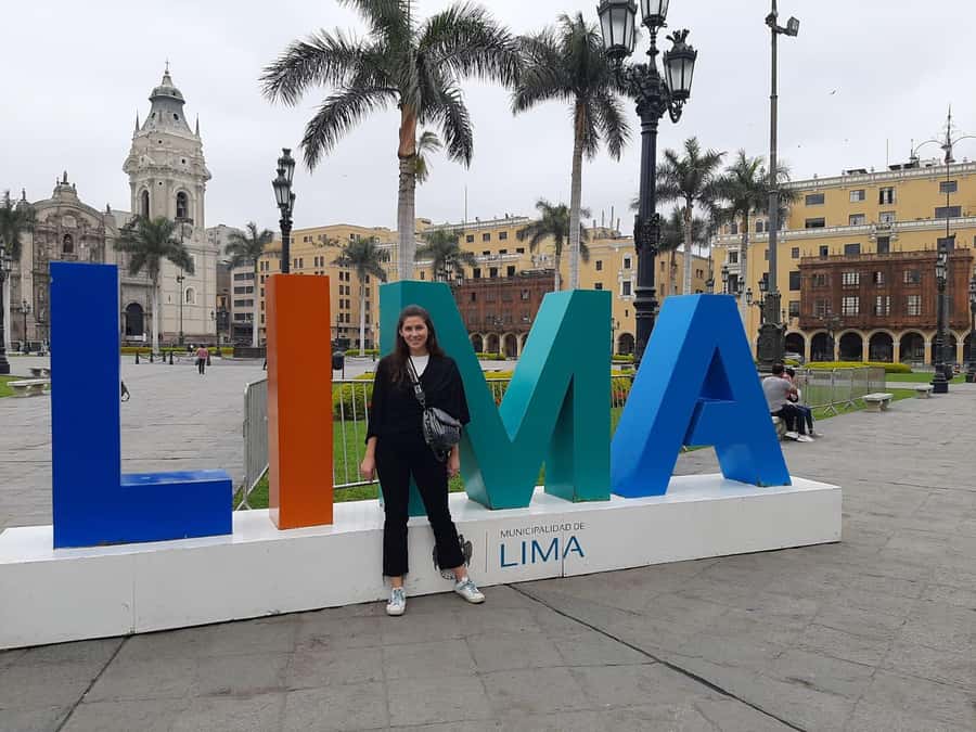 Lima: Historic Downtown, Miraflores & Catacombs Private Tour - Love Park and the Pacific at the start