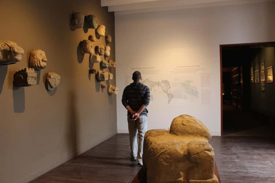 Lima: Huaca Ruins and Larco Museum at Night with Dinner - Why this evening tour works in Lima