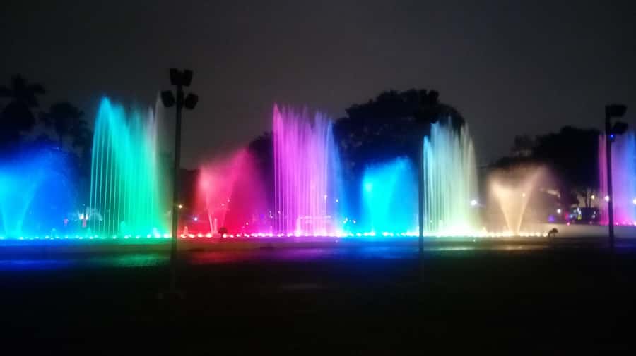 Lima: Live Magic Water Show Experience - Entering a park with two Guinness World Records