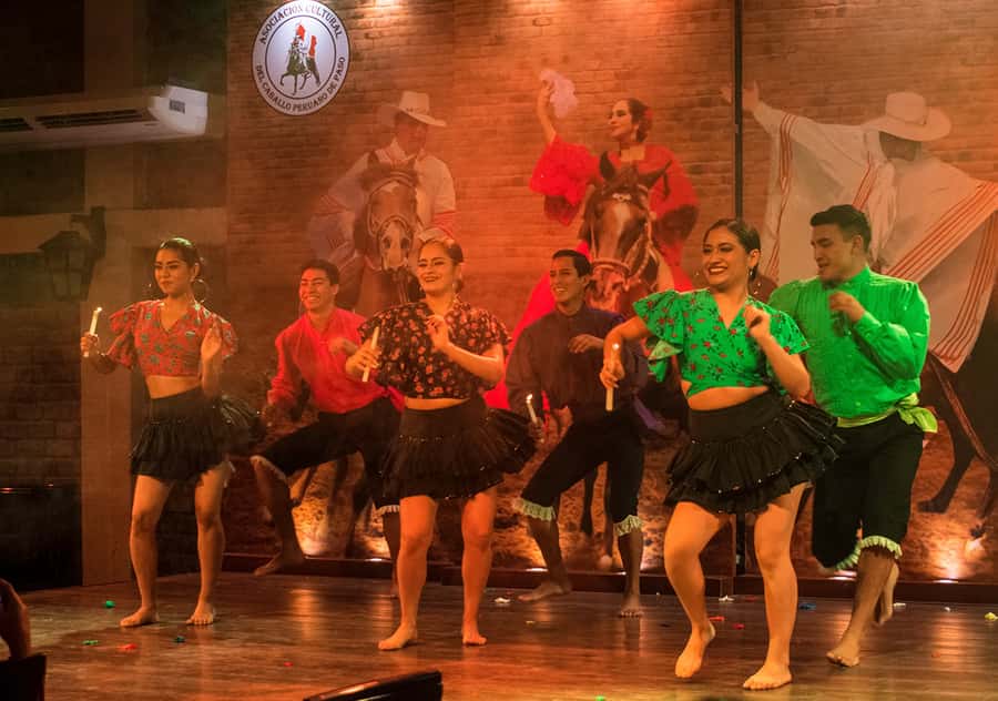 Lima: Magic Water Circuit and Dinner Show Tickets - Leaving Barranco for El Parque de la Reserva