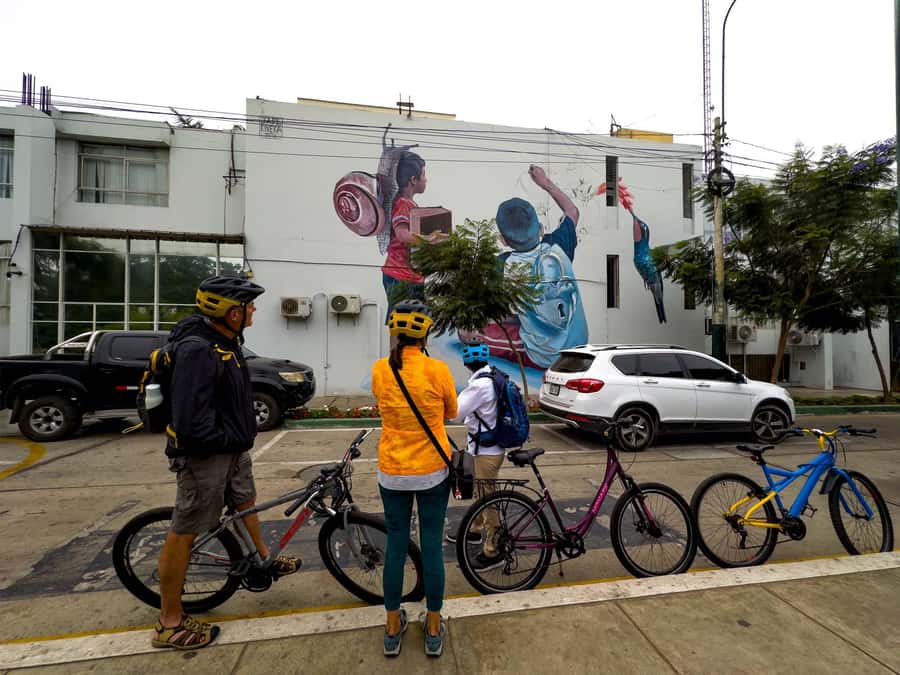 Lima: Miraflores & Barranco Guided Bike Tour - Key points at a glance