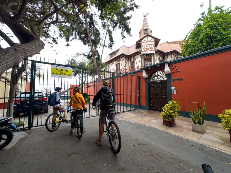 Lima: Miraflores & Barranco Guided Bike Tour - Larcomar, cliff views, and a short pause