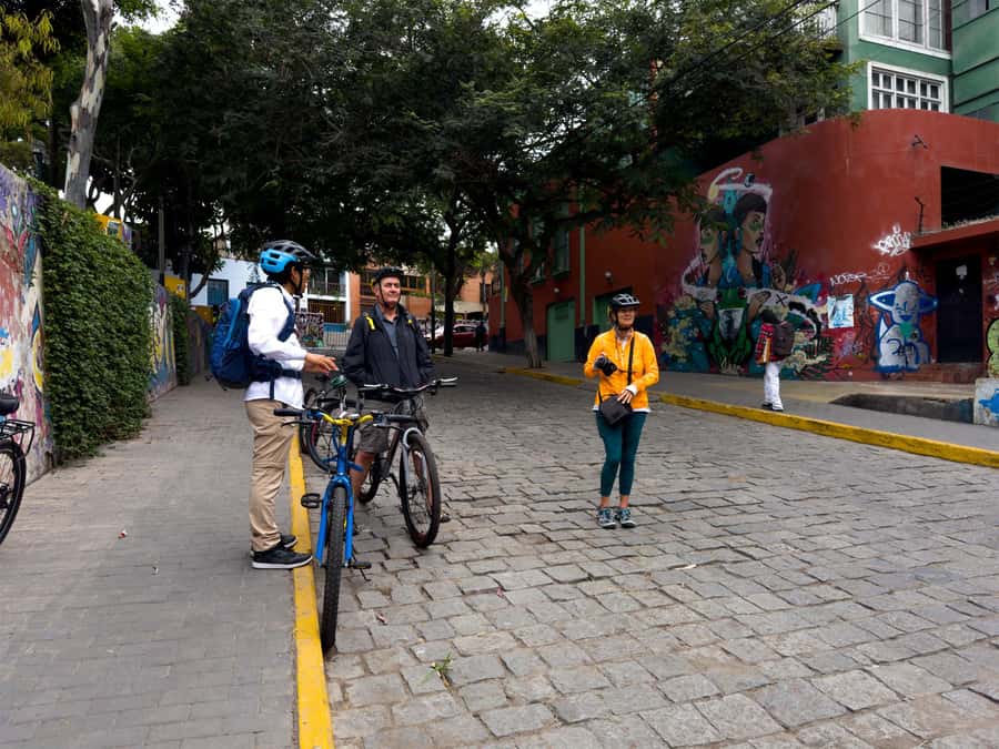 Lima: Miraflores & Barranco Guided Bike Tour - Husares de Junín Park and the Costa Verde