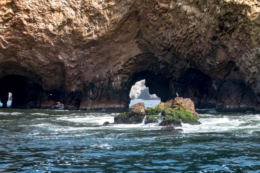 Lima: Paracas & Huacachina Oasis Day Trip with Wine & Dunes - What to pack for the coast and desert