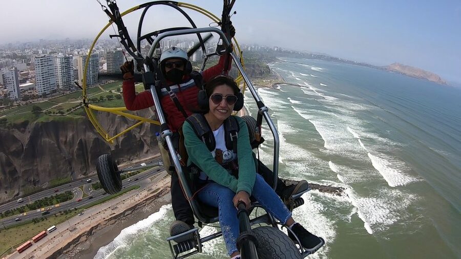 Lima: Paragliding Flight Over Costa Verde Districts - The views are the real attraction
