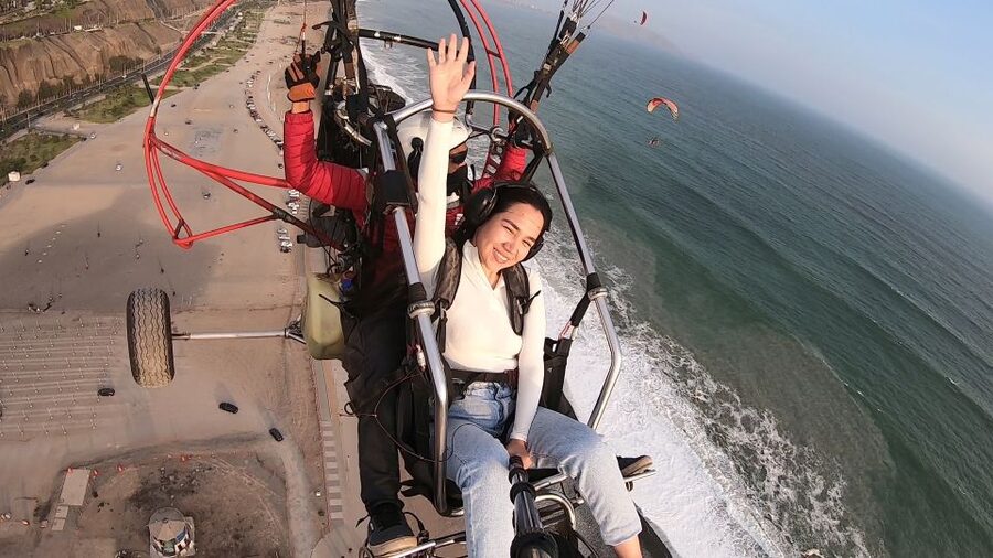 Lima: Paragliding Flight Over Costa Verde Districts - How to make the day go smoothly
