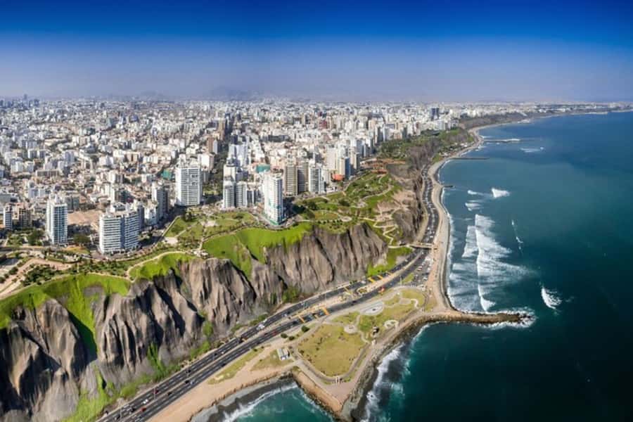 Lima: Private Custom Walking Tour With A Local Guide - Why a private walk helps in sprawling Lima