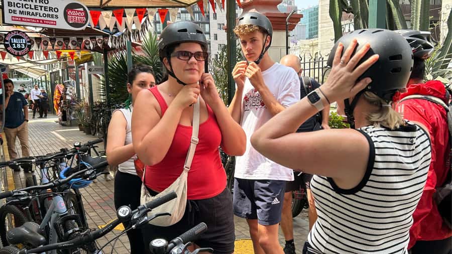 Lima: Sightseeing Bike Tour with Food and Drink Tastings - Starting at Inka Plaza in Miraflores