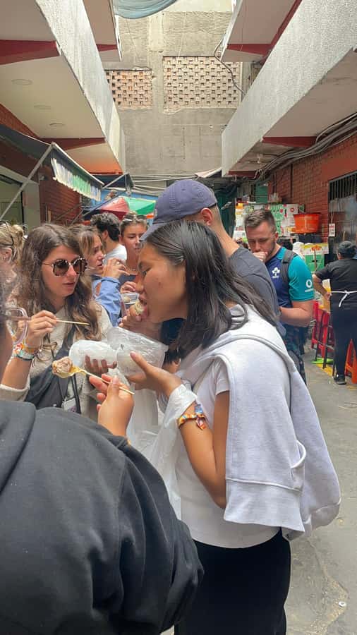 Lima Street Food: A gastronomic adventure through the city. - Chicha morada and the pisco finish