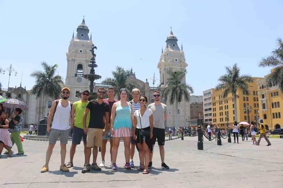 Lima: Tour a pie con Guía Local por el Centro Histórico - Santo Domingo, Santa Rosa, and the Union Club