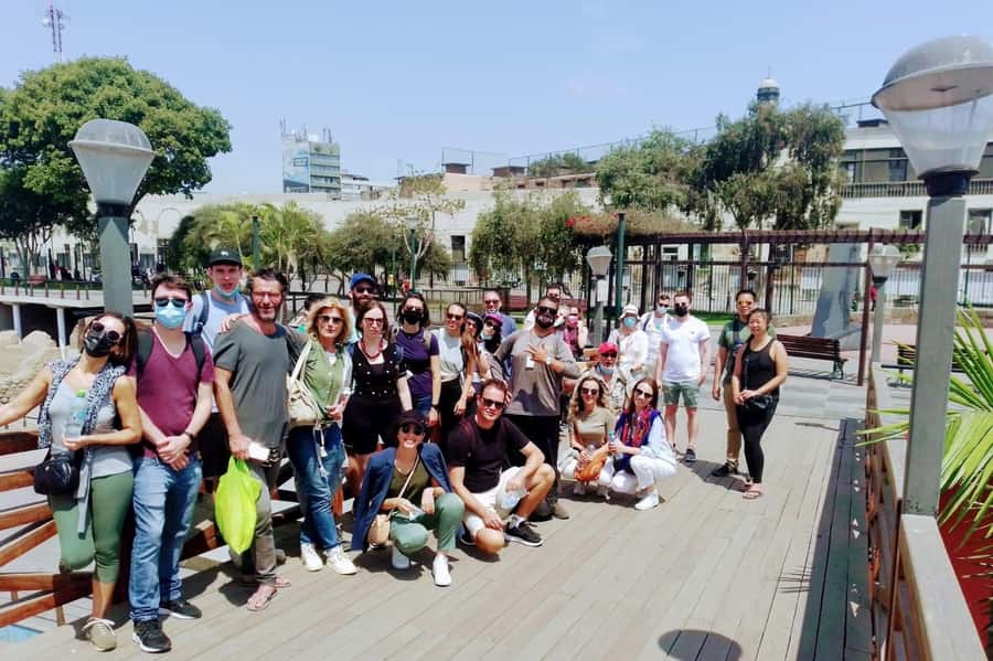 Lima: Tour a pie con Guía Local por el Centro Histórico - Meeting at Iglesia La Merced