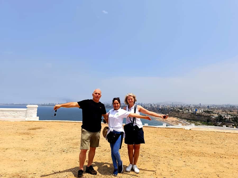 Lima: Tour in Miraflores, San Isidro, Barranco & Chorrillos - A snack that adds a local touch