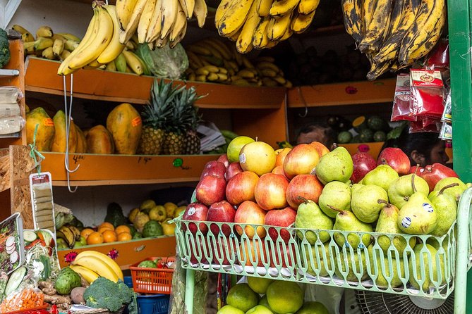 Lima Ultimate Peruvian Food Tour - First bites: fruit, coffee, and small Peruvian favorites