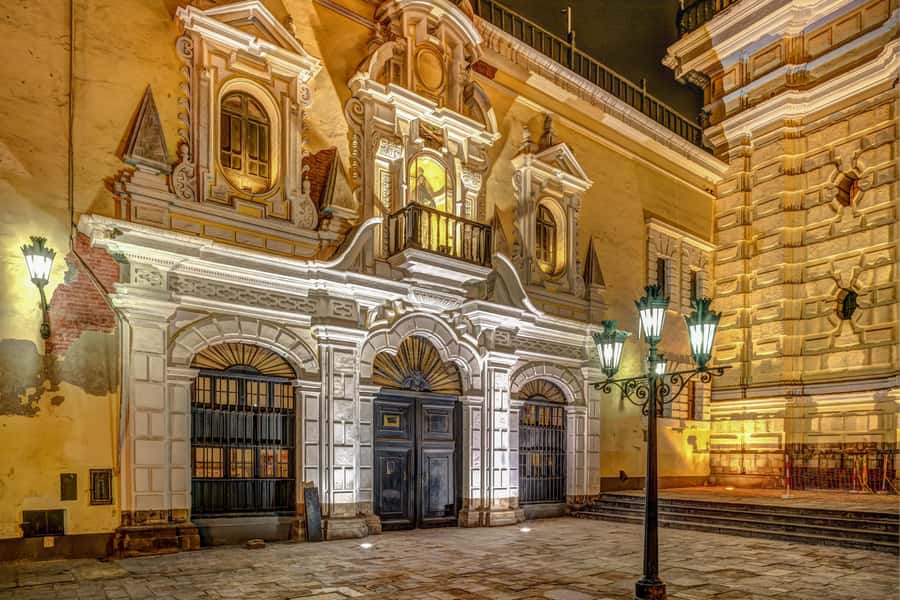 Lima: Water Magic Circuit, Downtown and Catacombs Night Tour - The Magic Water Circuit after dark