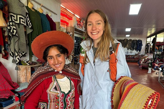 Lunch, Llamas & Textiles Experience (Cusco Region): ANDEAN COLORS - Who will get the most from this activity