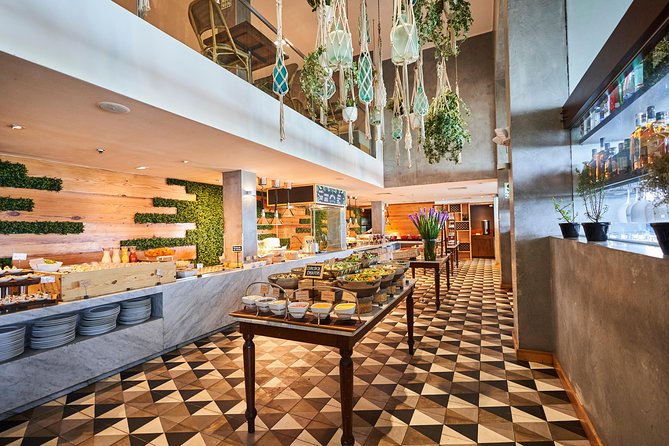 Lunch Menu at Mangos Larcomar restaurant - Who Will Enjoy This Lunch Most?