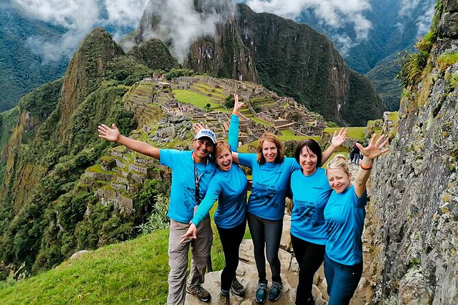 Luxury Inca Trail to Machu Picchu in 4 Days - Lunch at Sanctuary Lodge and the Vistadome return