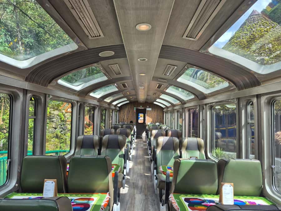 Machu Picchu: 1-day tour by Vistadome Panoramic train - Lunch and free time in Machu Picchu town