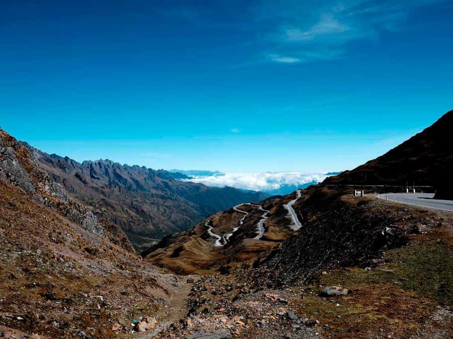 Machu Picchu 2 Days / 1 Night (By Bus) - Why this road route feels different