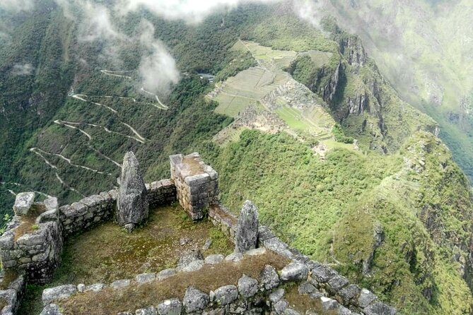 Machu Picchu and Huayna Picchu Full Day Private Tour - The Ollantaytambo to Aguas Calientes train ride