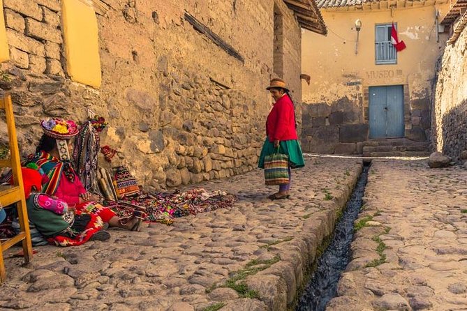 Machu Picchu and Sacred Valley - 2 days guided tour from Cusco - The train to Aguas Calientes