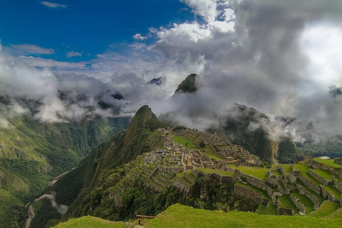 Machu Picchu Day Trip from Cuzco - The road from Cusco to Ollantaytambo