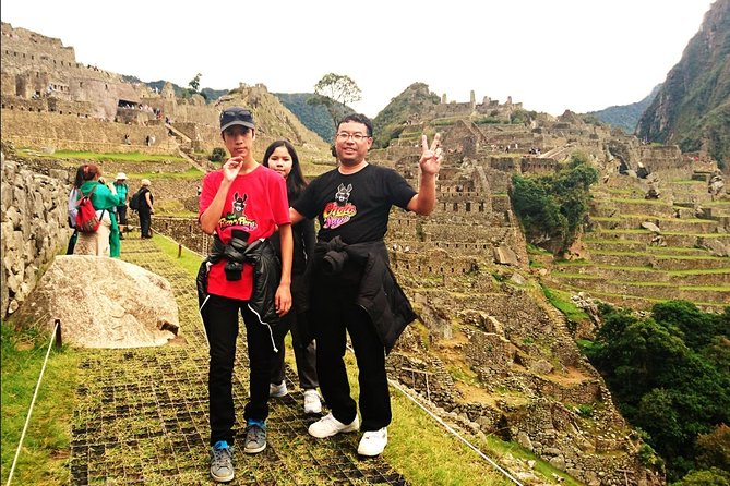 Machu Picchu Full Day Guided Tour - Optional Lunch - Aguas Calientes: arrival, snacks, and the bus uphill