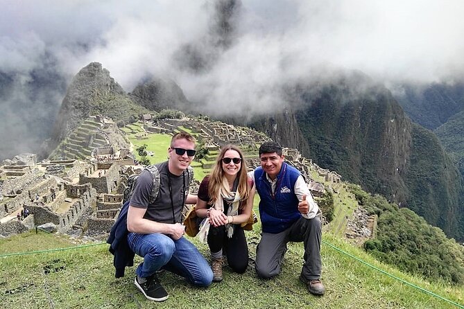 Machu Picchu Full Day - Private Tour - Meeting your guide in Aguas Calientes