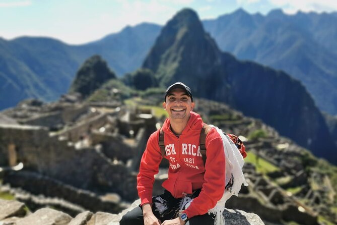 Machu Picchu Full Day Tour by Train : Private Guide - All Inclusive - The train through the Sacred Valley