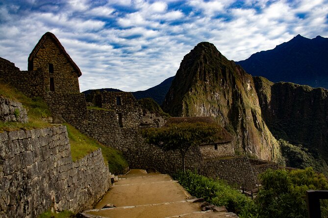 Machu Picchu Full-Day Tour from Cusco with Train, Bus, Tour Guide - Two and a half hours inside Machu Picchu