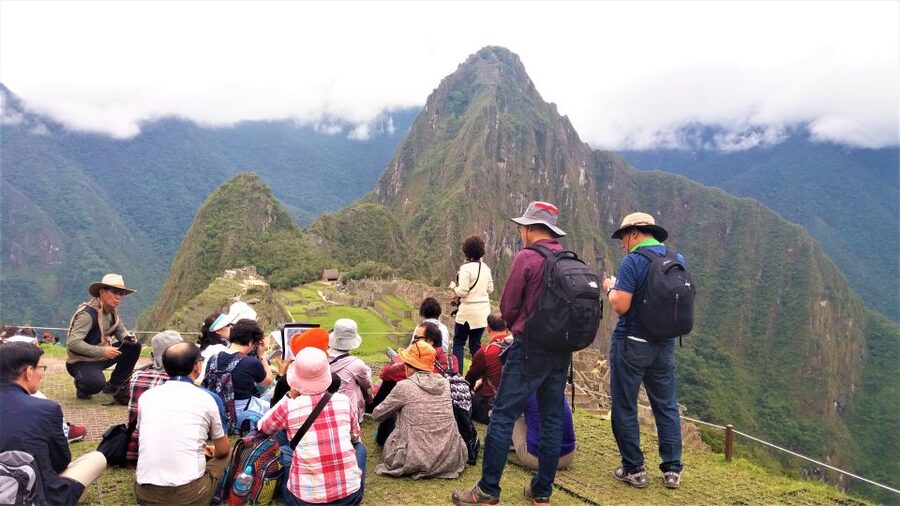 Machu Picchu: Private Tour Guide Service - How the private format changes the visit