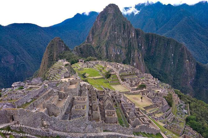 Machupicchu - Private Guide - Riding the bus up to Machu Picchu