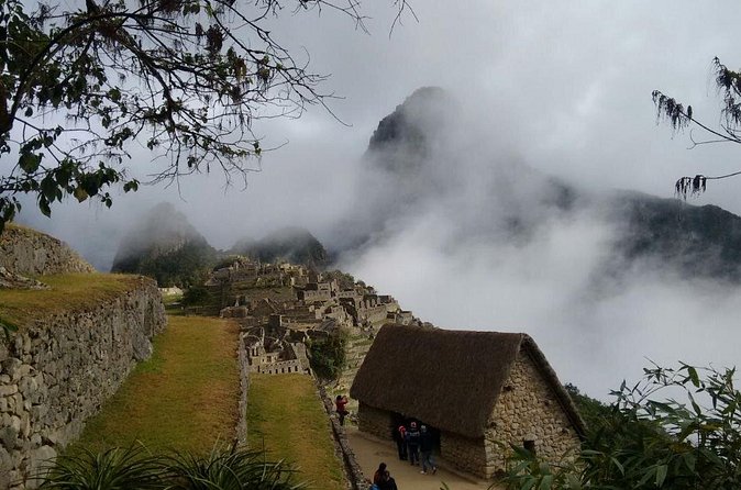 Machupicchu Tour by train I Full-Day Trip - How the small group changes the experience