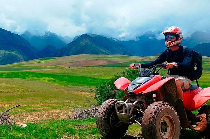 Maras and Moray four-wheel tour - Maras salt ponds and a living tradition