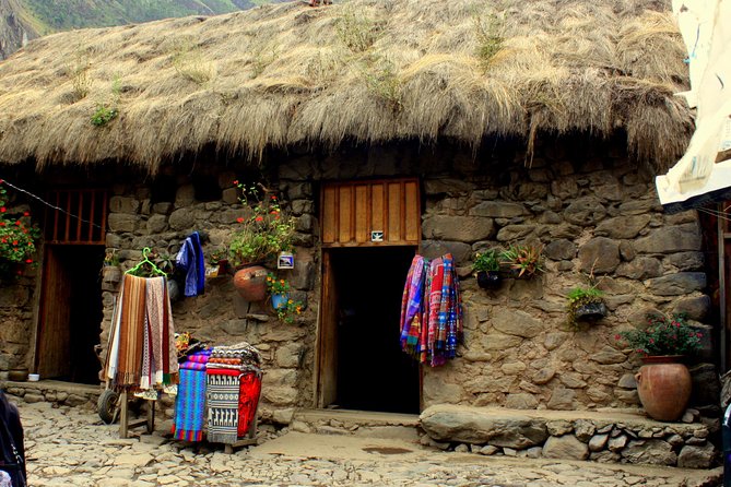 Maras and Moray salt mines | Half day | - How the transport and group size affect the day