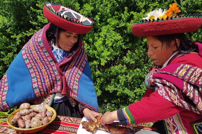 Meet Quechua people, food & traditions - From Wool to Handwoven Textiles