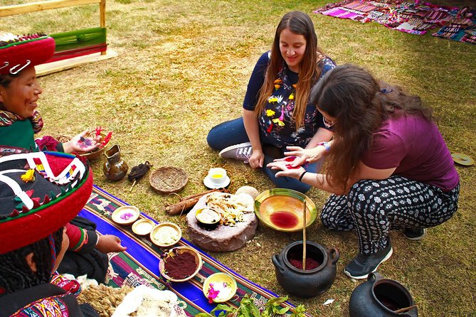 Meet Quechua people, food & traditions - Arriving at Centro Poblado Chincheros