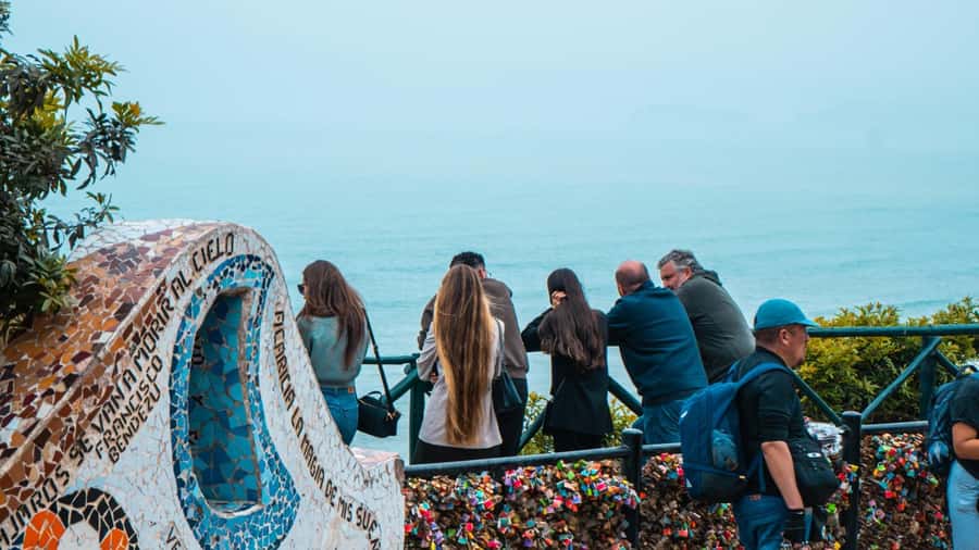 Miraflores & Barranco: Lima’s Modern and Bohemian Tour - The Navy Lighthouse and Lima’s Pacific edge