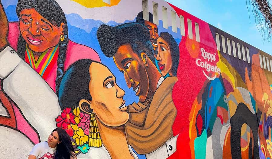 Miraflores & Barranco: Lima’s Modern and Bohemian Tour - Love Park and Víctor Delfín’s El Beso