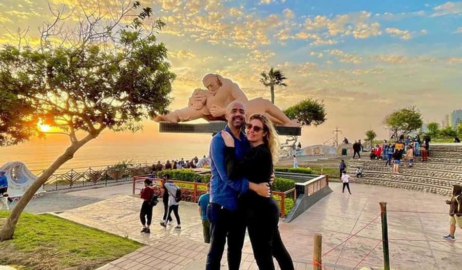 Miraflores & Barranco: Lima’s Modern and Bohemian Tour - Bajada de Baños and the strongest finish
