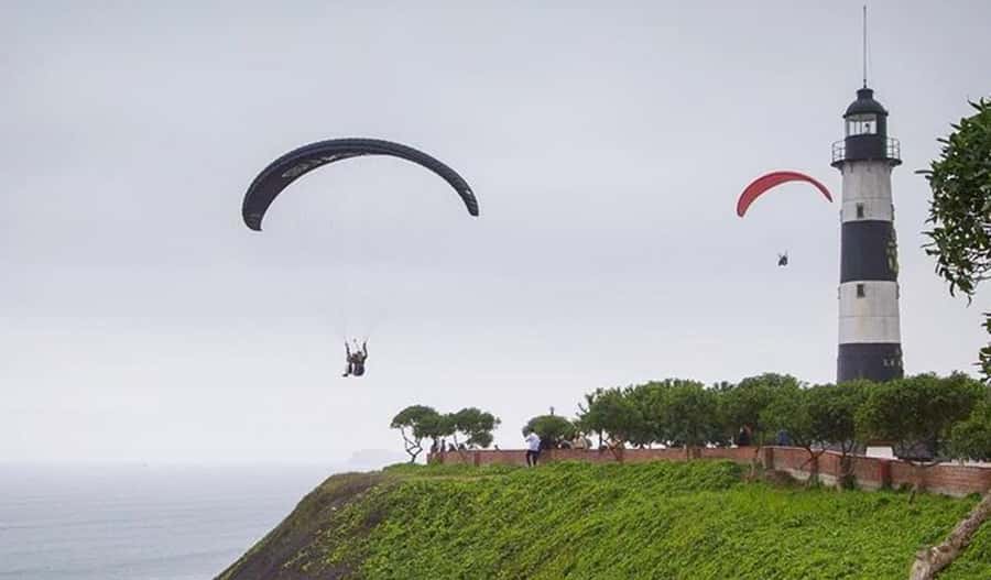 Miraflores & Barranco: Lima’s Modern and Bohemian Tour - What the guides add to the route