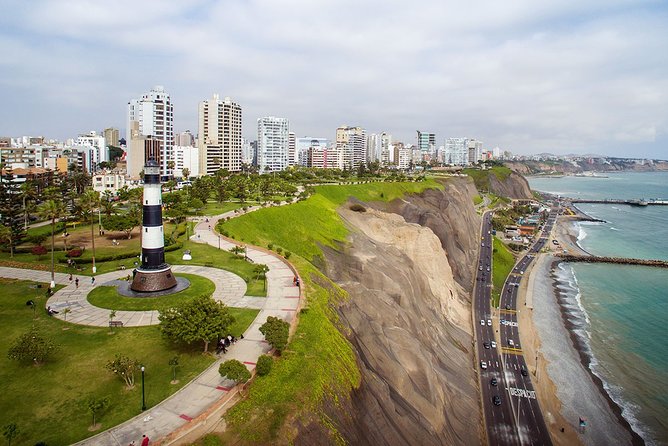 Miraflores, Barranco & San Isidro - Districts Tour (Small Group) - San Isidro slows the pace at El Olivar