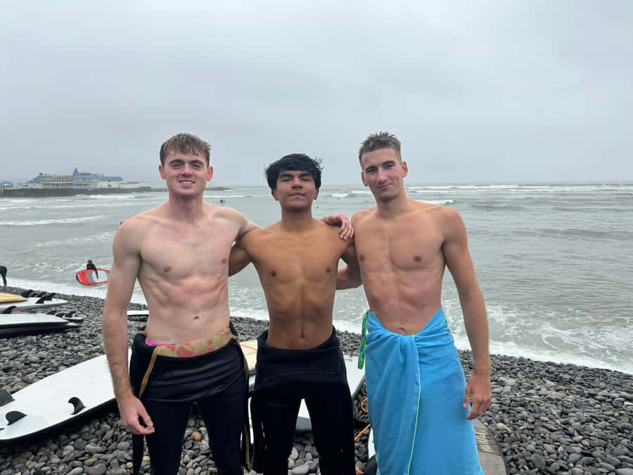 Miraflores: Surf Class with Videos, Equipment and Instructor - Quick take on the Miraflores surf class