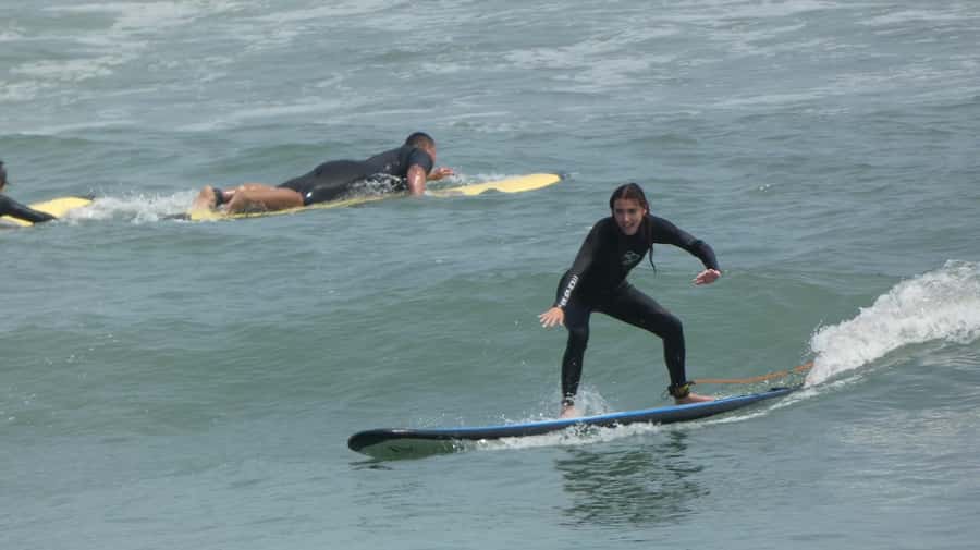 Miraflores: Surf Class with Videos, Equipment and Instructor - Timing, group size, and practical limits