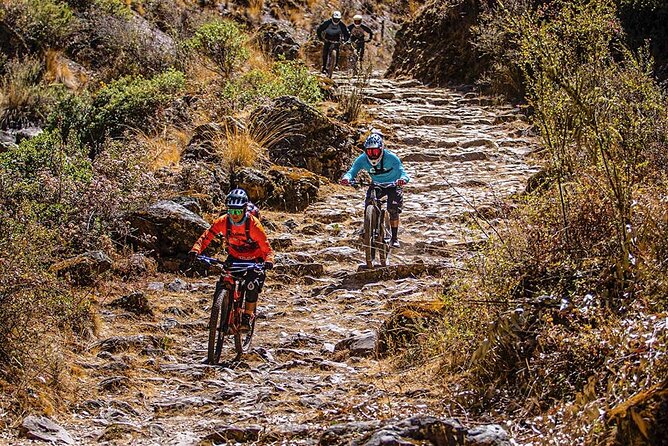 Mountain Biking Enduro - MTB Sacred Valley Lares - Bike, gear, and mechanical support