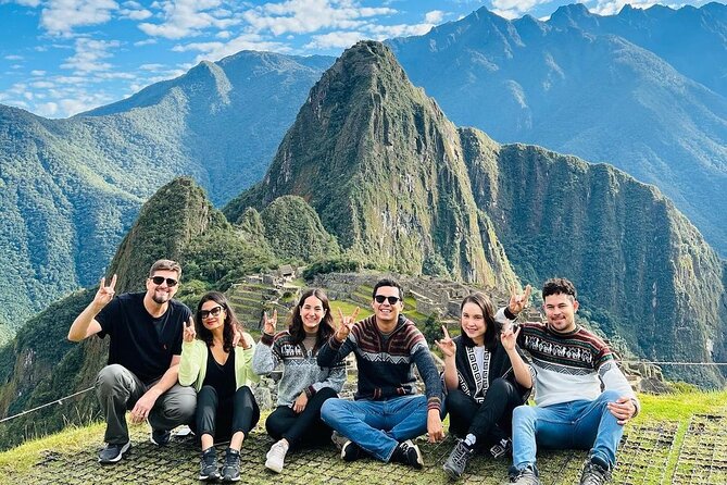 One-day visit to Machu Picchu by luxurious Vistadome train. - Meeting your guide in Aguas Calientes