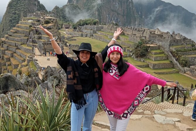 One-day visit to Machu Picchu by luxurious Vistadome train. - The early road trip from Cusco to Ollantaytambo